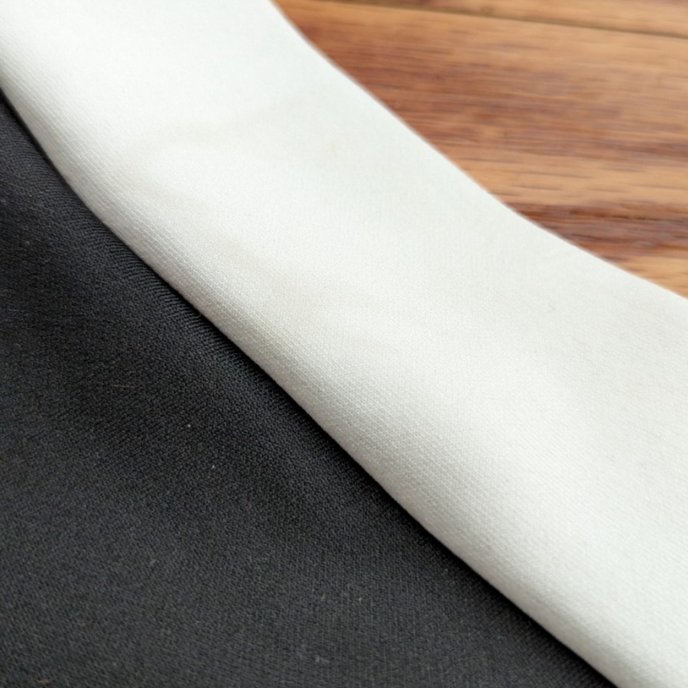 SOLD 🚫 Chic Petite Black & White Color Block Cross Front Neck Jumpsuit - Picture 14 of 16